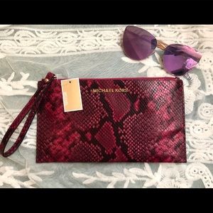 NWT Michael Kors Jet Set Clutch